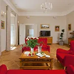 Zámek - Hotel&resort 4* Ratmerice