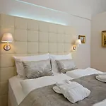 Hotel Zámek - Hotel&resort Ratmerice