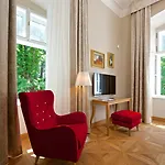 Zámek - Hotel&resort Ratmerice
