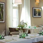 Zámek - Hotel&resort Ratmerice