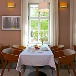 Hotel Zámek - Hotel&resort Ratmerice