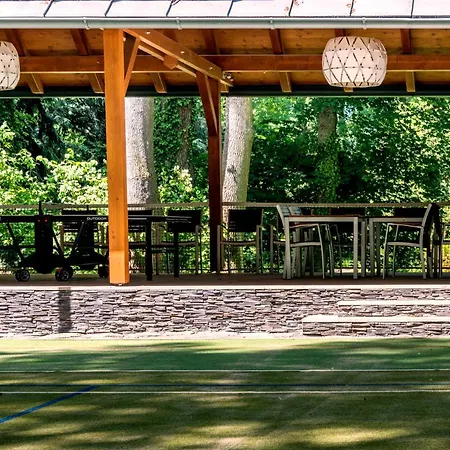 Отель Zamek - & Ratmerice