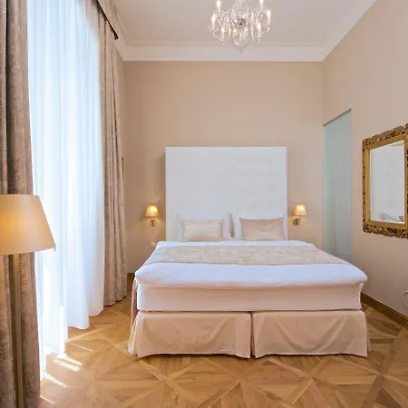 Zamek - & Отель Ratmerice