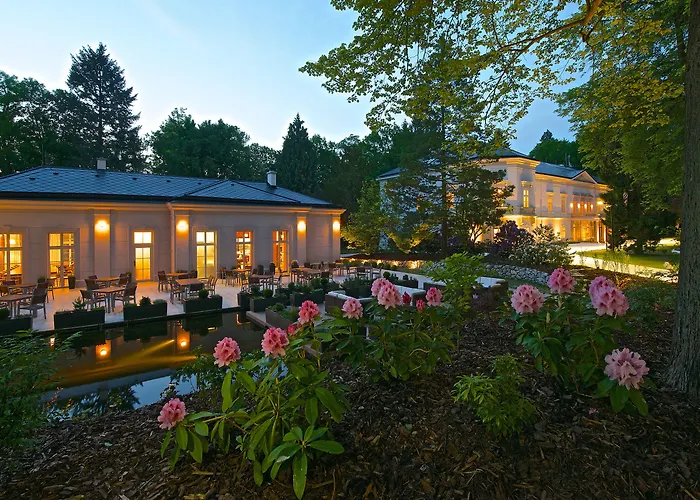 Zamek - & 4* Ratmerice