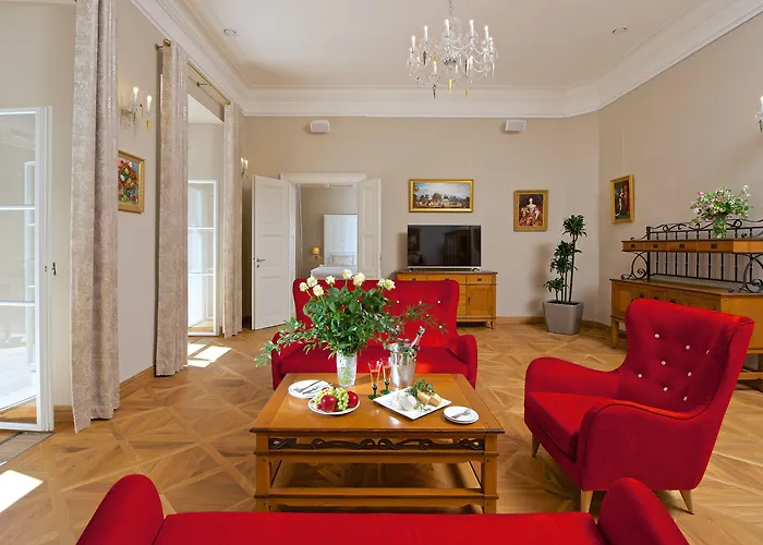 Zamek - & 4* Ratmerice