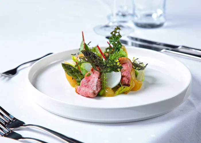 Zamek - & 4* Ratmerice