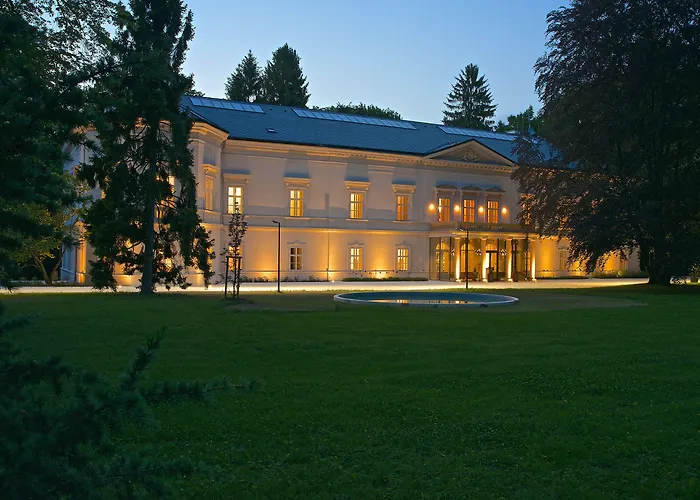 فندق Zamek - & 4*