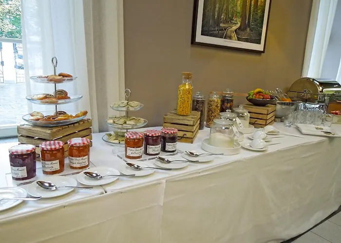 Zamek - & 4* Ratmerice